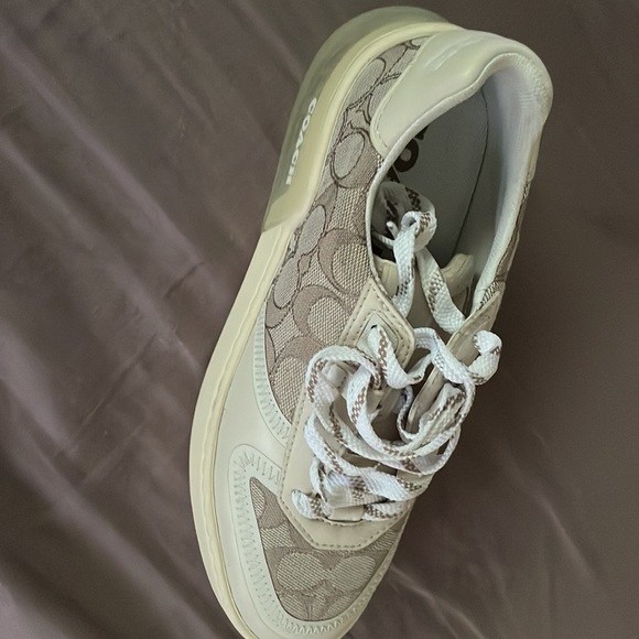 Coach - Picture 2 of 2